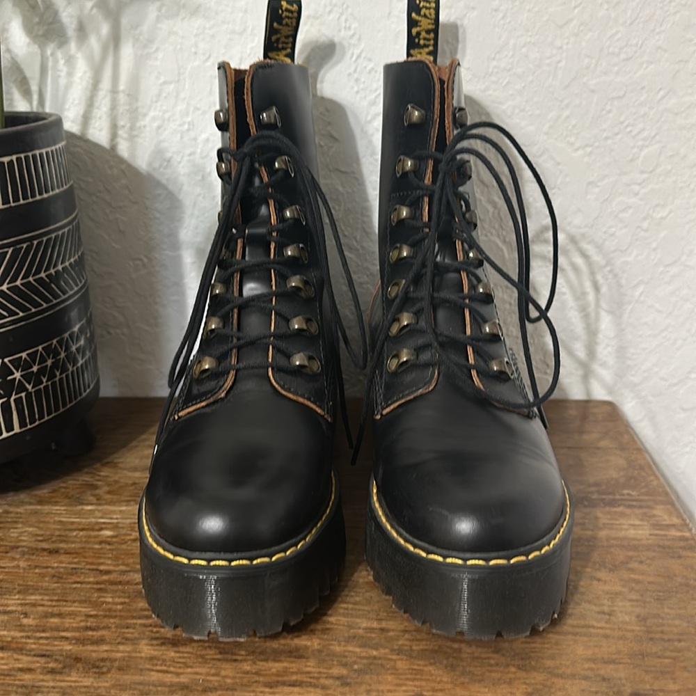Dr Martens “Leona” women’s combat boots - Picture 2 of 7
